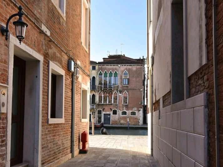 /room With Private Bathroom * Venecia