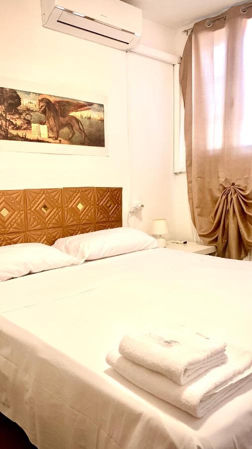 Bed and breakfast /room With Private Bathroom *