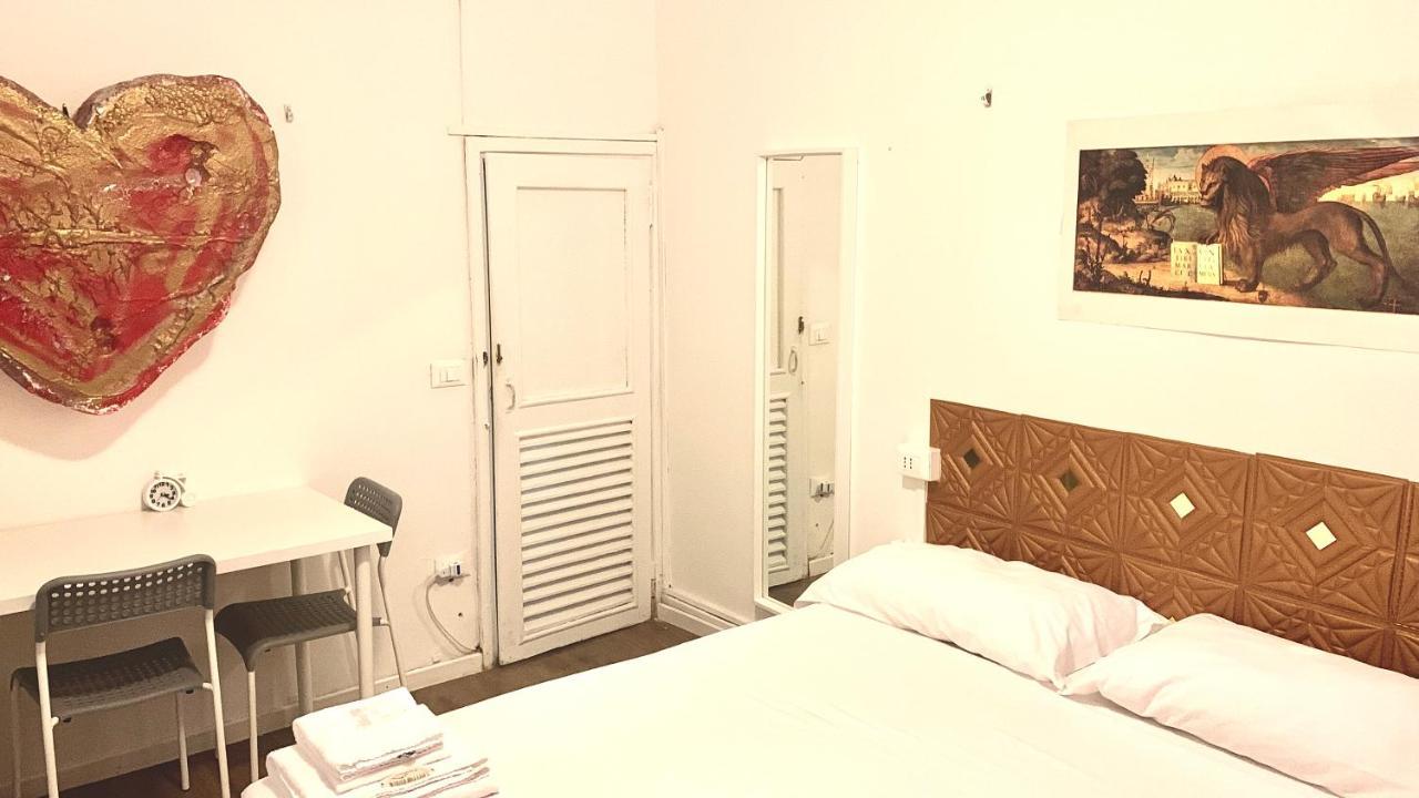 /room With Private Bathroom Venecia