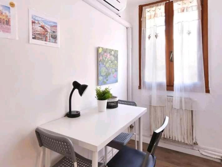 Bed and breakfast /room With Private Bathroom Venecia