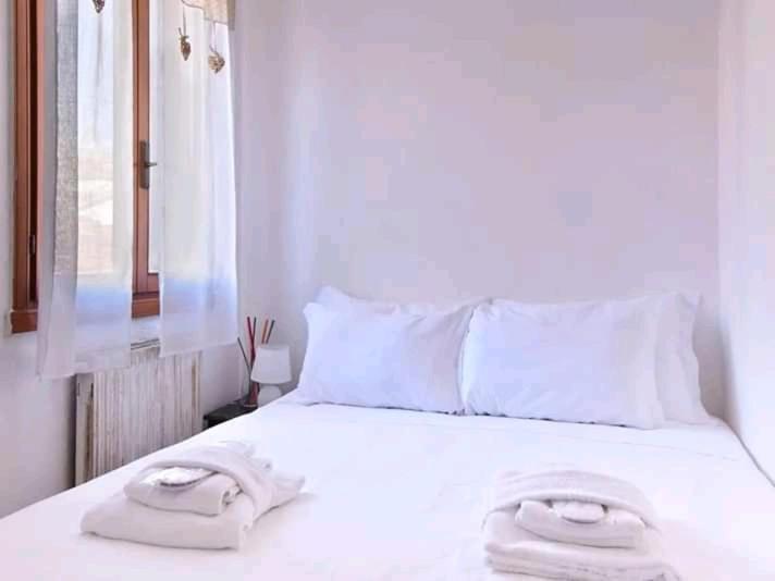 /room With Private Bathroom Venecia